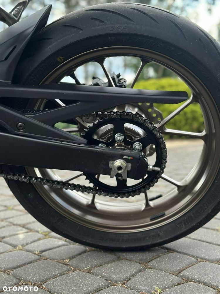 Honda CB - 11