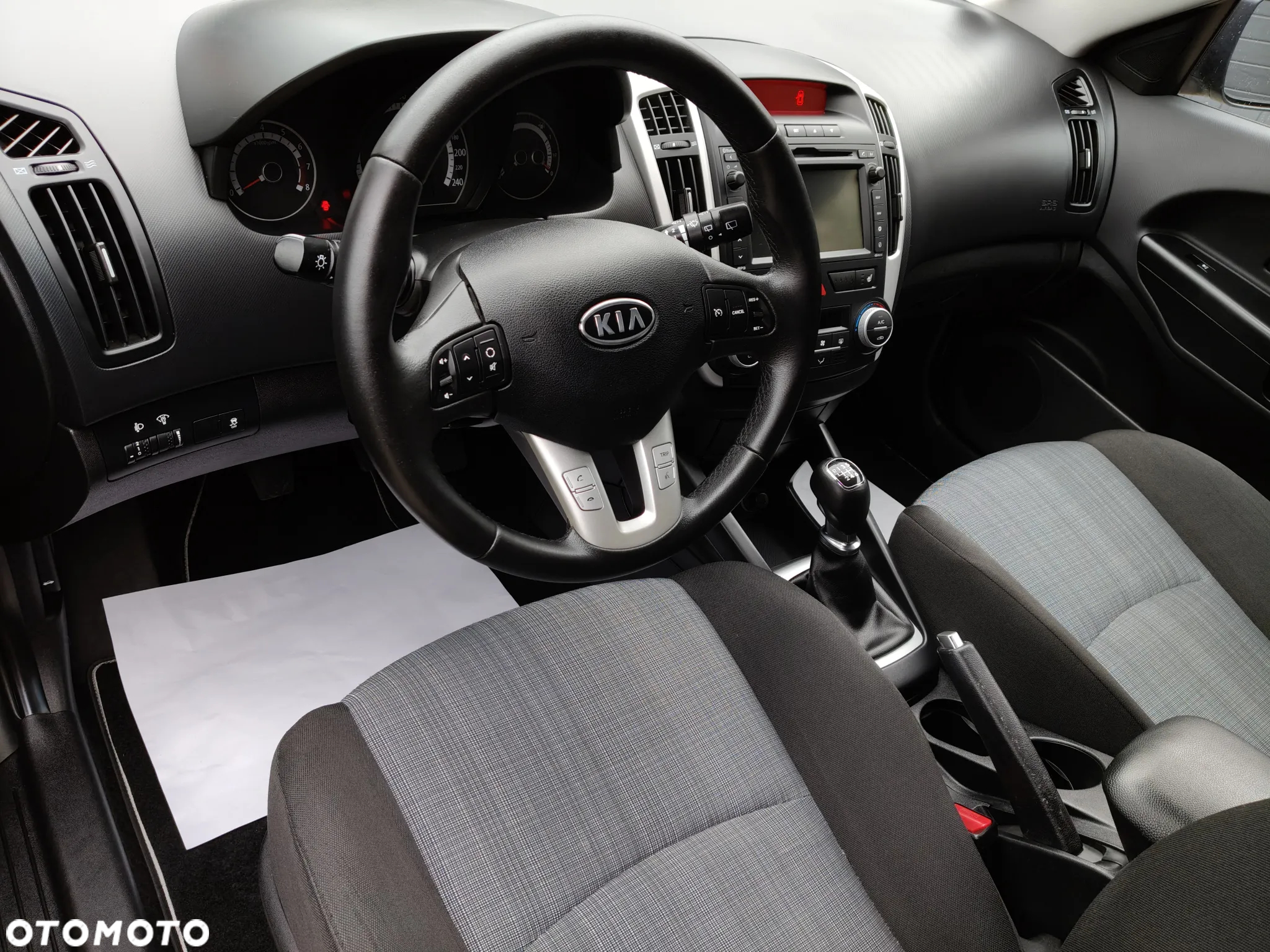 Kia Ceed 1.6 CVVT SW Spirit - 30