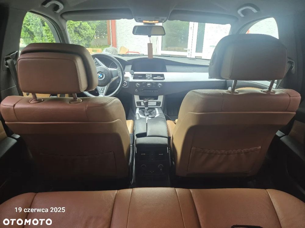 BMW Seria 5 525d Touring - 8