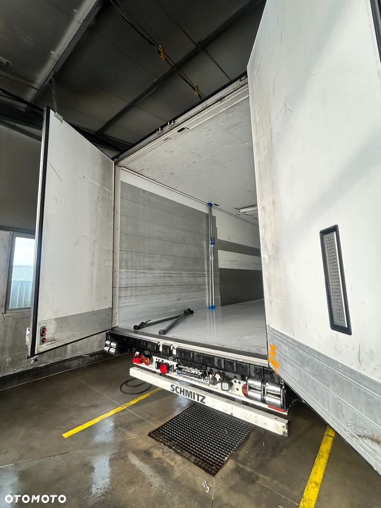 Schmitz Cargobull SKO 24 - 2