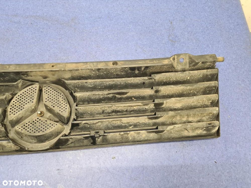 MERCEDES BENZ MB 100 ATRAPA GRILL - 8