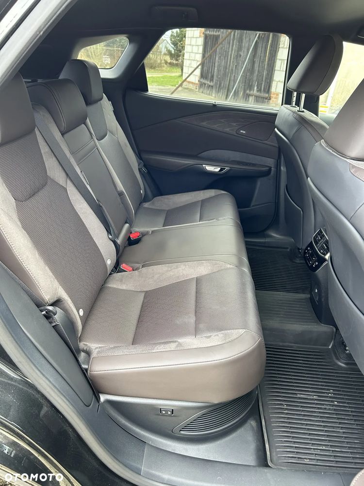 Lexus RX 450h+ Omotenashi - 14