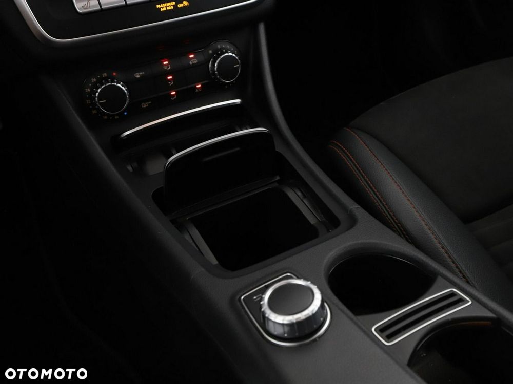 Mercedes-Benz CLA 180 7G-DCT AMG Line - 29