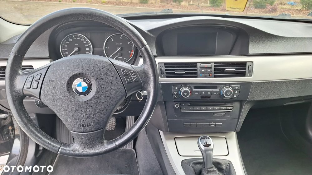 BMW Seria 3 318d - 6
