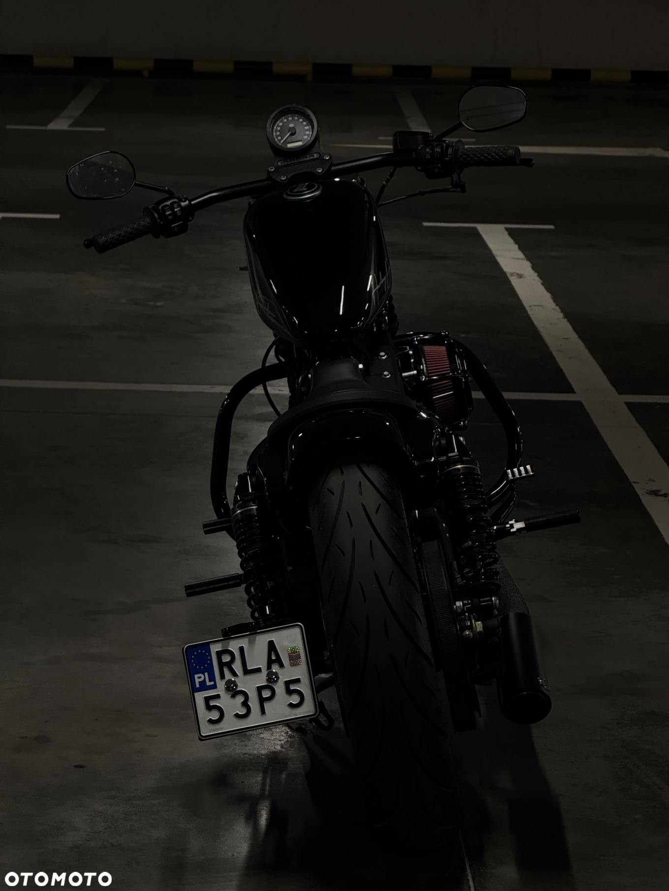 Harley-Davidson Sportster Iron 1200 - 12