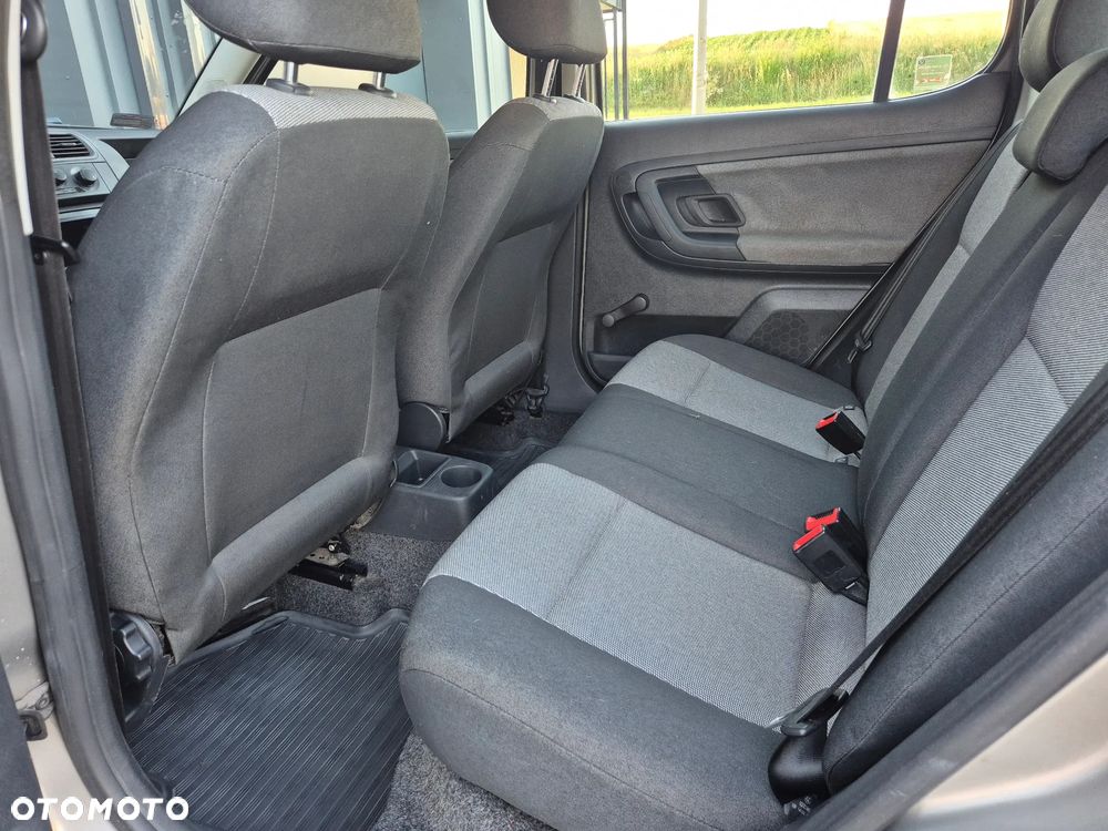 Skoda Fabia 1.4 16V Elegance Plus - 11