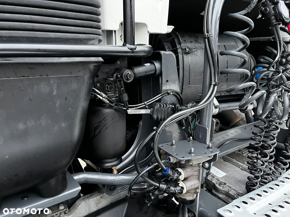 Volvo FH 460 VIN : ** MB32**  PRODUKCJA 11/2020 SPROWADZONE Z FRANCJI SERWISOWANE  DWA ZBIORNIKI PALIWA LODÓWKA ALU FELGI - 10