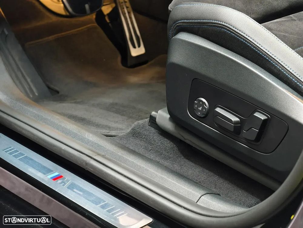 BMW iX1 xDrive30 Pack Desportivo M - 38