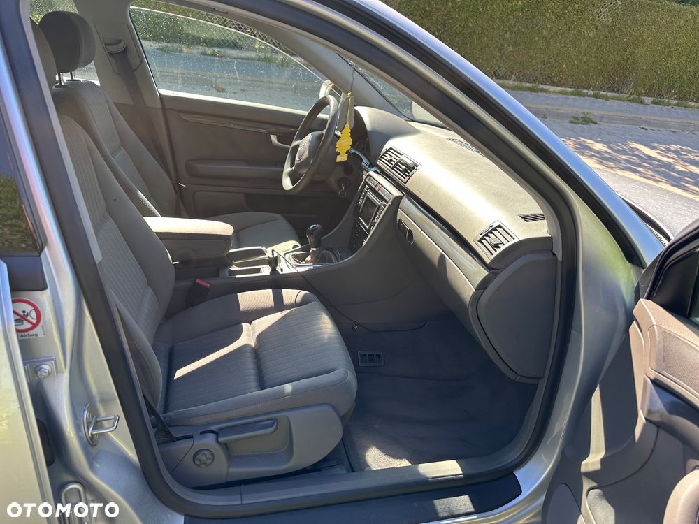 Audi A4 Limousine - 5