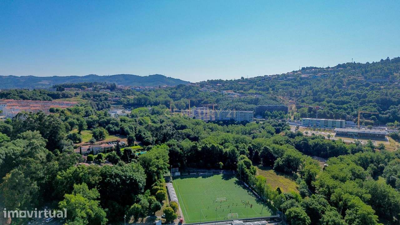 T2 Renovado na Costa em Guimarães com Vista para Penha e Garagem fecha - Grande imagem: 4/39