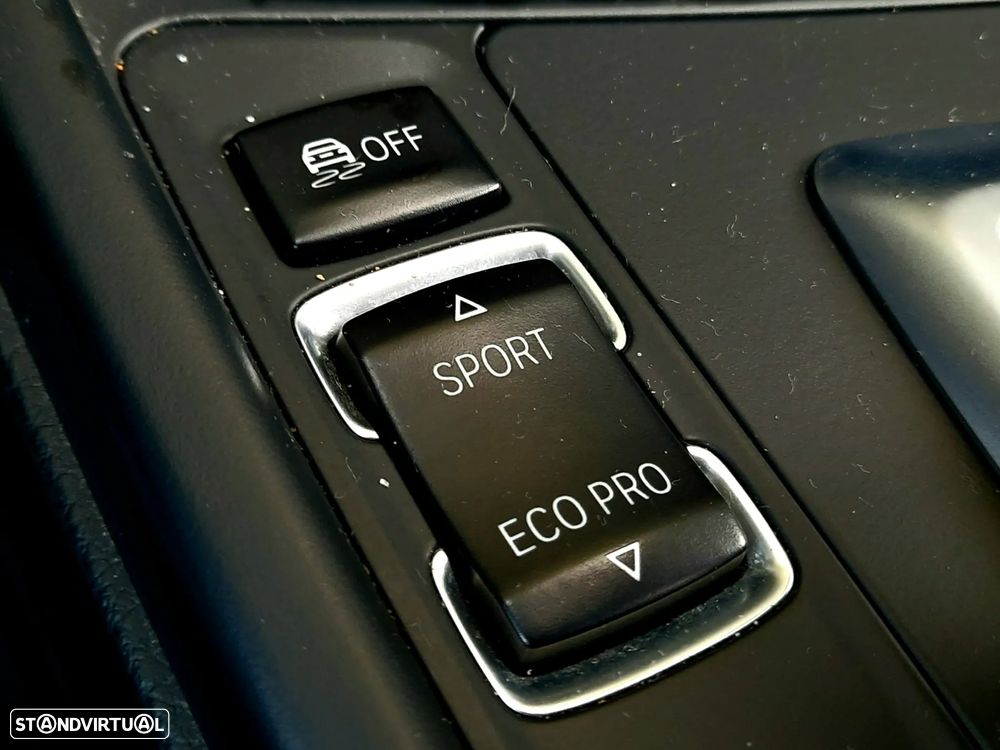 BMW 320 d Aut. Sport Line - 24