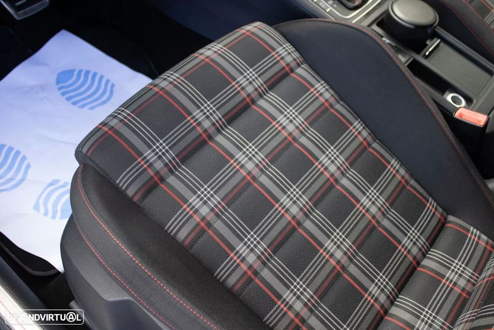 VW Golf 2.0 TSi GTi DSG - 39