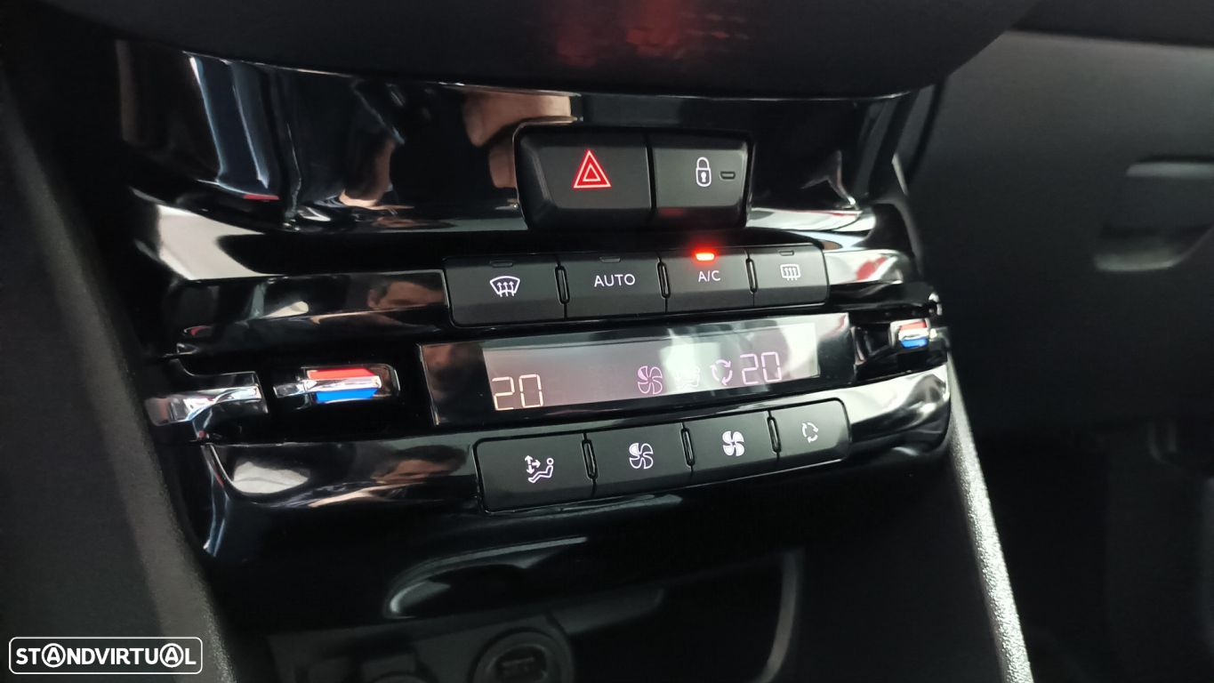 Peugeot 2008 1.2 PureTech Allure - 36