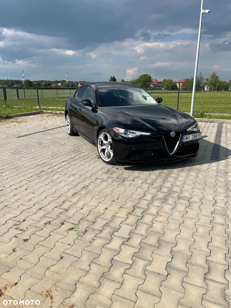 Alfa Romeo Giulia 2.0 Turbo 16V AT8-Q4 Veloce Ti - 2