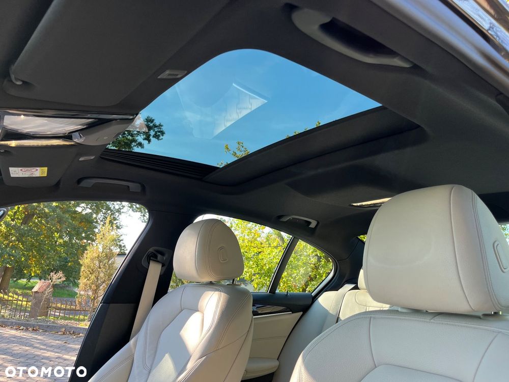 BMW Seria 5 520d xDrive Luxury Line - 34