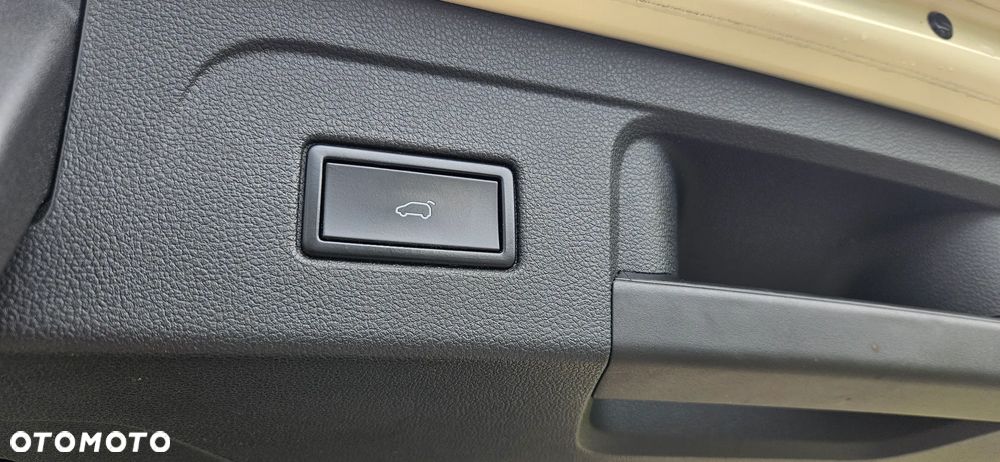 Volkswagen Touran 2.0 TDI SCR DSG Comfortline - 12