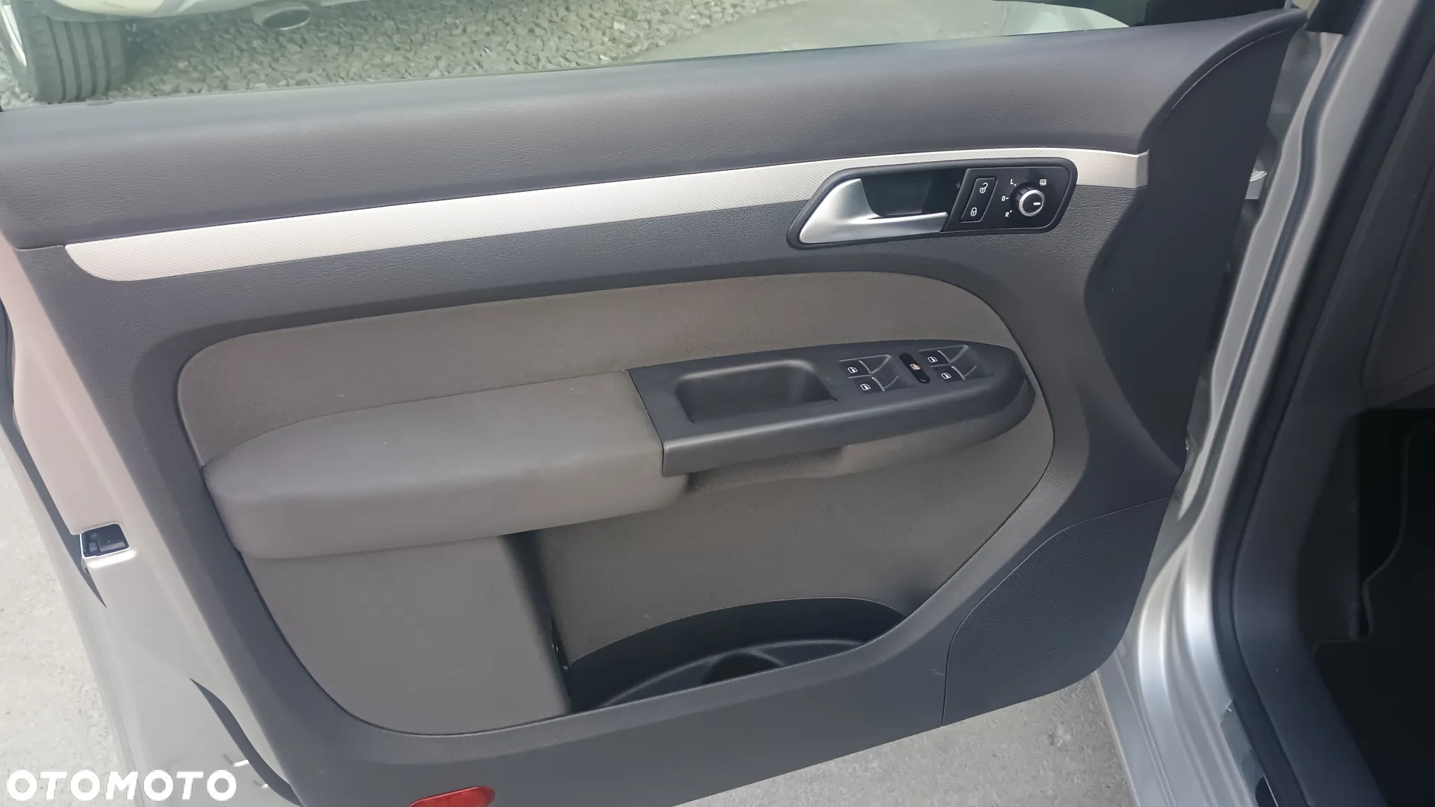 Volkswagen Touran 2.0 TDI DPF BlueMotion Technology Life - 31