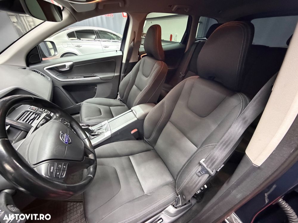 Volvo XC 60 D4AWD Momentum - 12