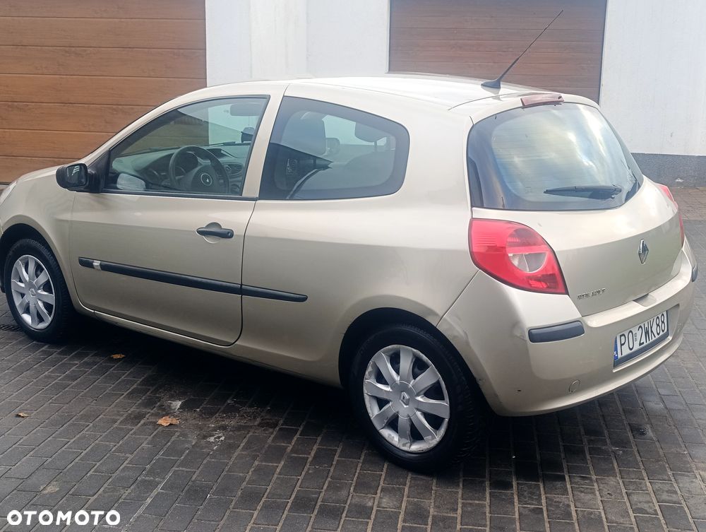 Renault Clio 1.5 dCi Alize - 6