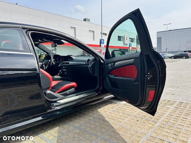 Mercedes-Benz Klasa C 63 AMG AMG SPEEDSHIFT MCT AMG Performance Package - 15