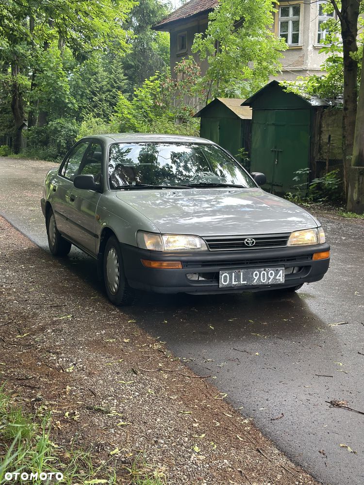 Toyota Corolla - 2
