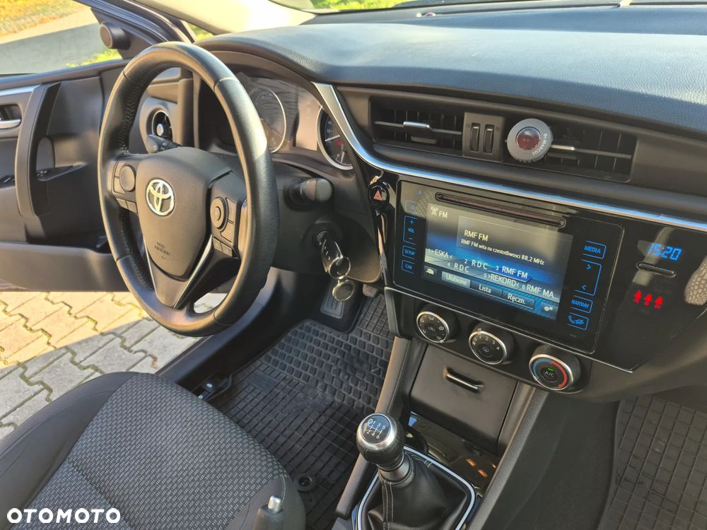 Toyota Corolla 1.6 Classic Plus - 9