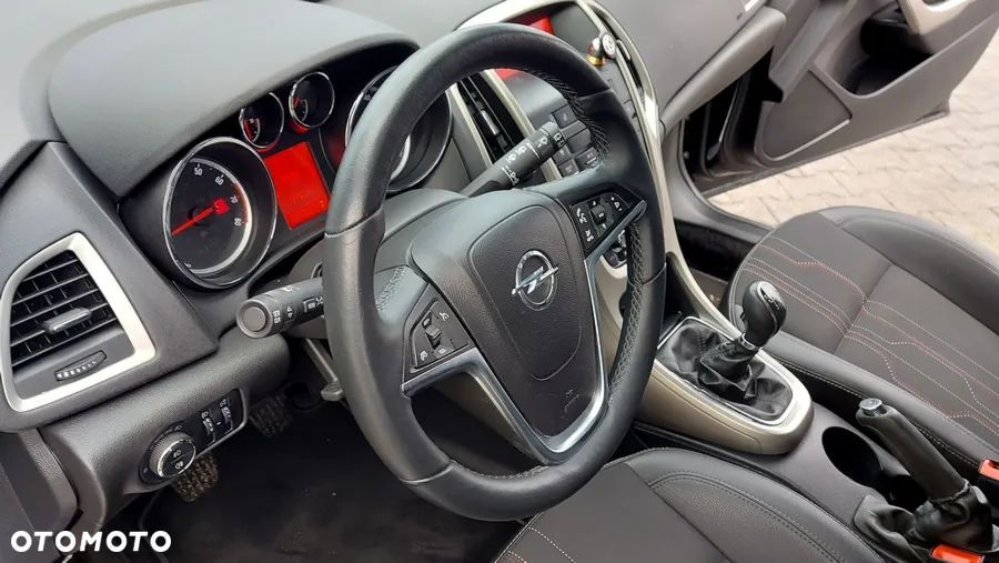 Opel Astra 1.4 Turbo 150 Jahre - 20