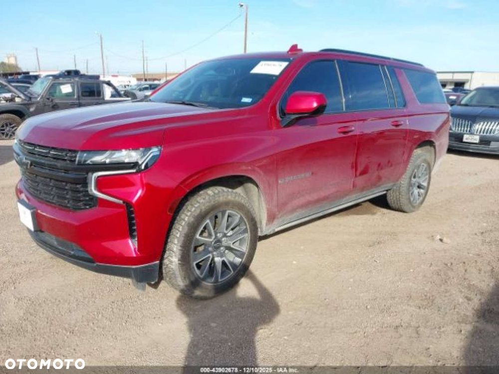 Chevrolet Suburban - 2