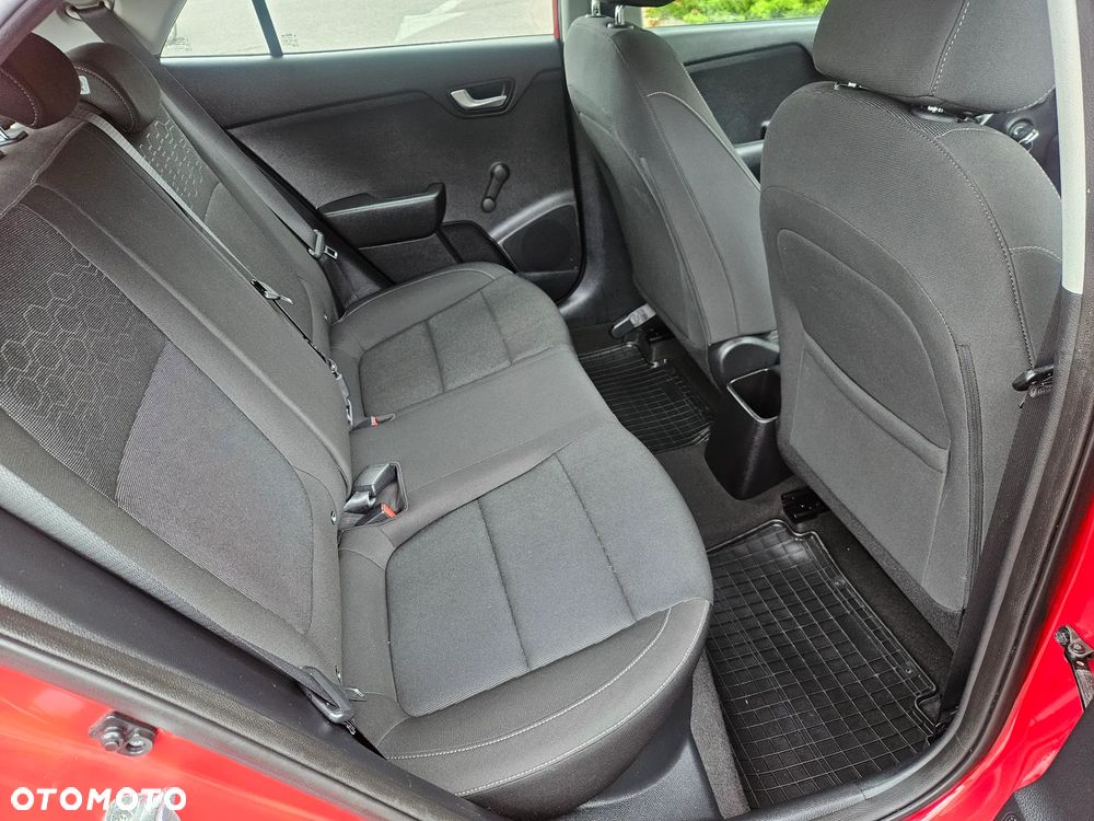 Kia Rio 1.2 Dream Team Edition - 33