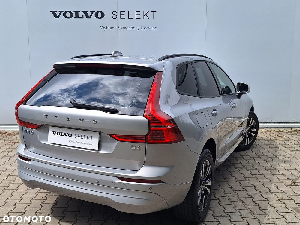 Volvo XC 60 B4 D Momentum - 9