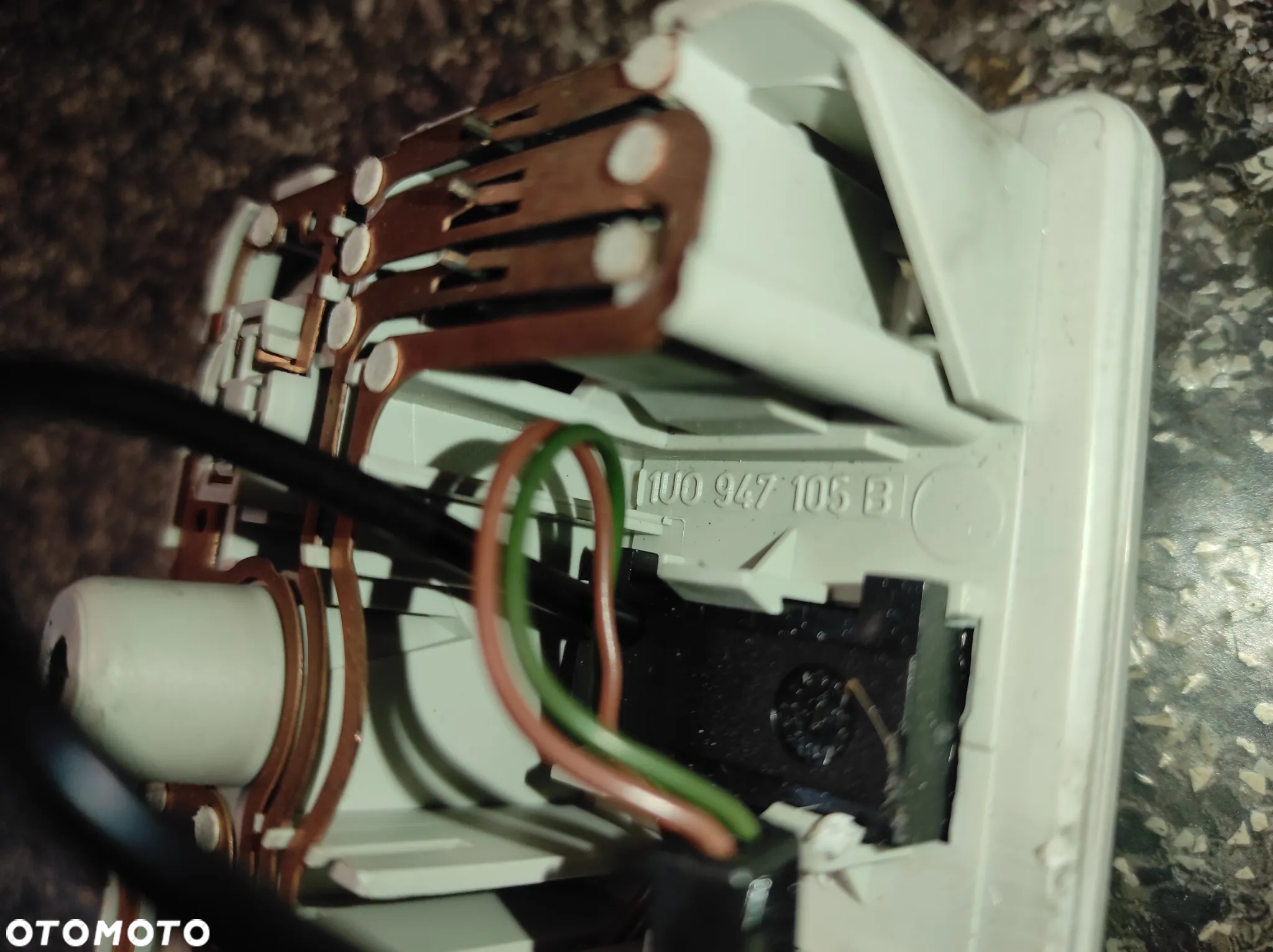 LAMPKA PODSUFITKI OŚWIETLENIE KABINY AIRBAG 1U0 VW GOLF PASSAT BORA AUDI A3 SEAT LEON TOLEDO CORDOBA SKODA FABIA OCTAVIA WYSYŁKA !!!!! - 4