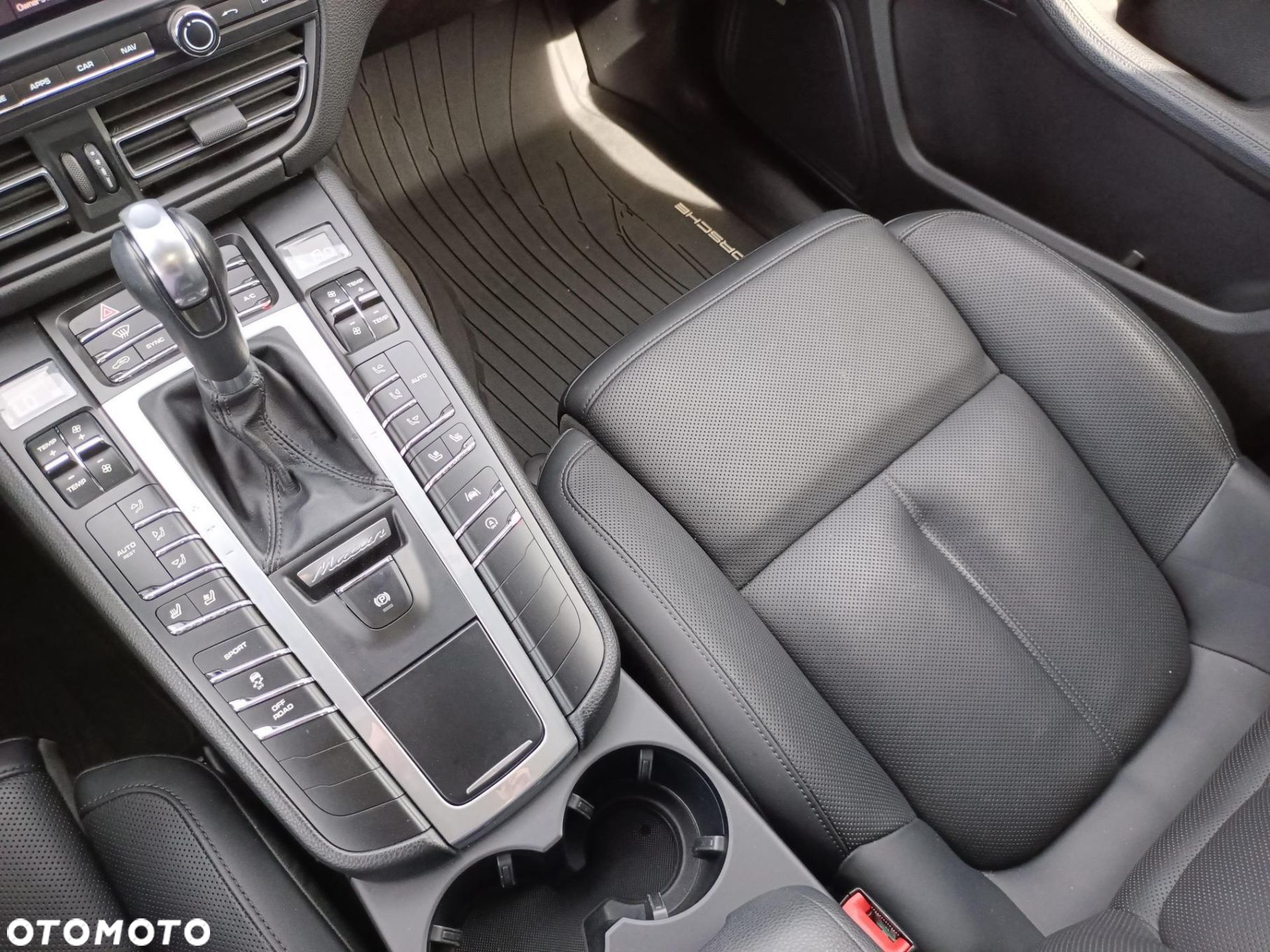 Porsche Macan Standard - 17