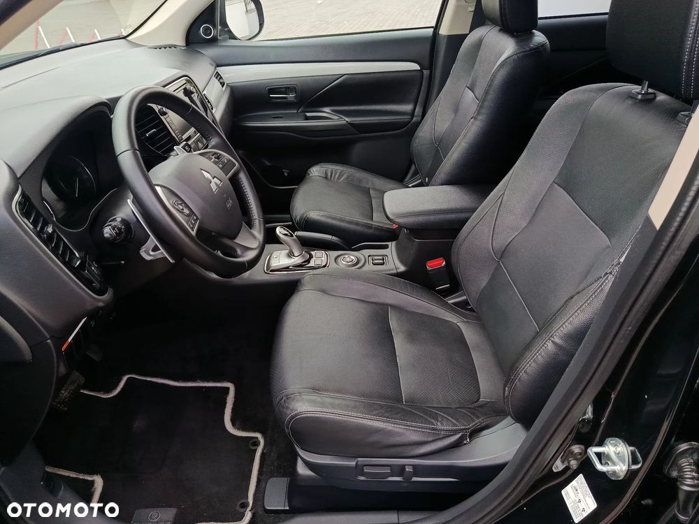 Mitsubishi Outlander 2.0 4WD Plus - 21