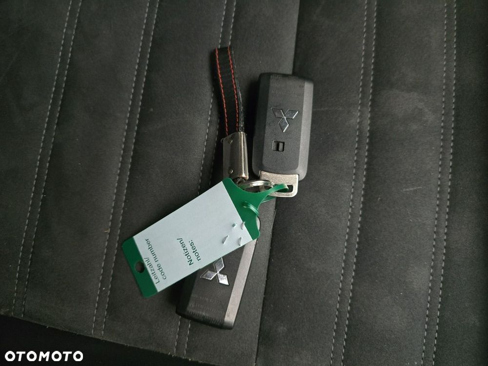 Mitsubishi Outlander - 16
