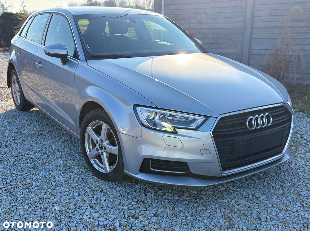 Audi A3 Sportback 1.6 TDI Sport S tronic - 4