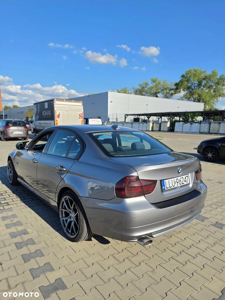 BMW Seria 3 320d xDrive DPF - 11