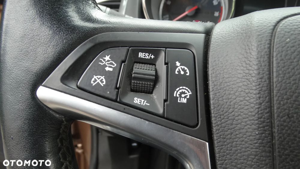 Opel Astra 1.4 T Cosmo S&S - 30