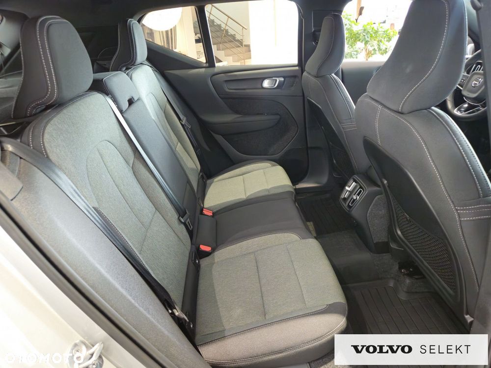 Volvo XC 40 - 28