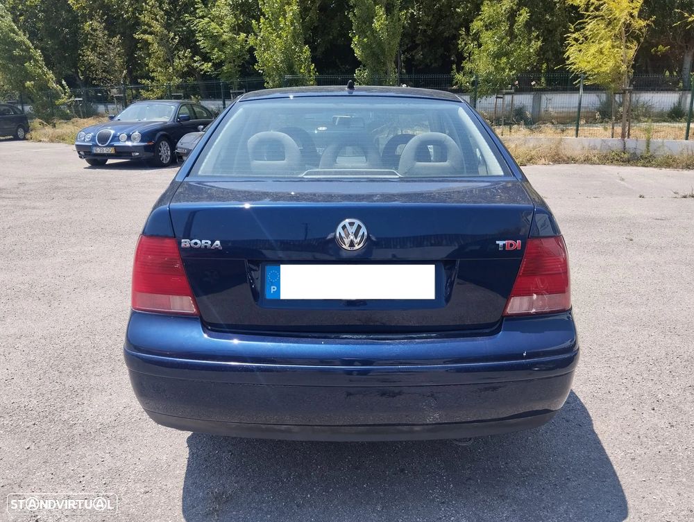 VW Bora 1.9 TDi Confortline - 2
