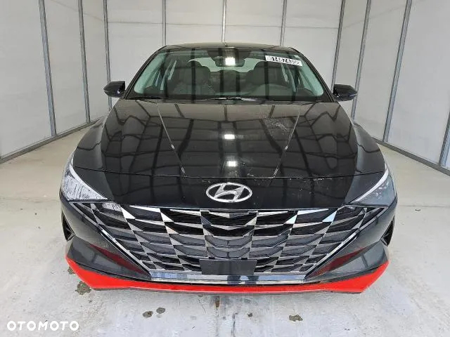Hyundai Elantra 1.6 Executive CVT - 5