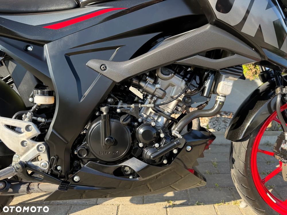 Suzuki GSX - 22