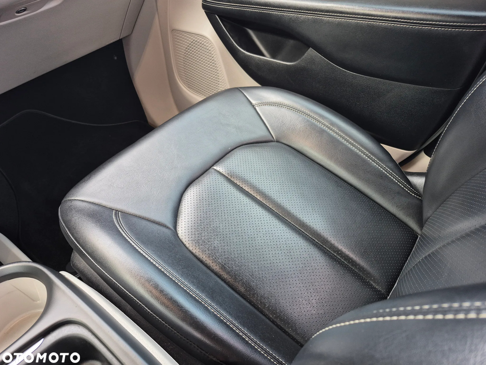 Chrysler Pacifica - 23