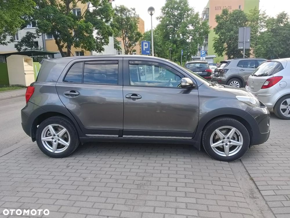 Toyota Urban Cruiser - 3