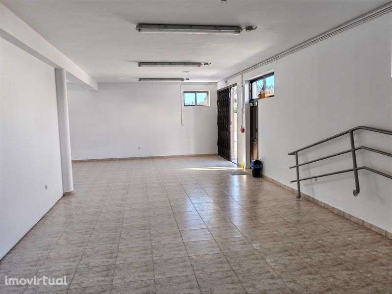 Armazém para Arrendamento – 125 m² – Excelente Estado - Grande imagem: 4/5