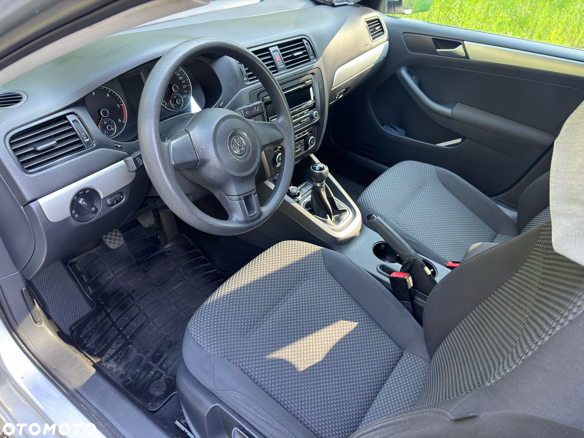 Volkswagen Jetta 1.6 TDI Comfortline - 10