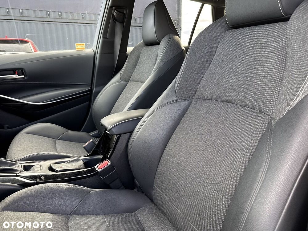 Toyota Corolla - 16