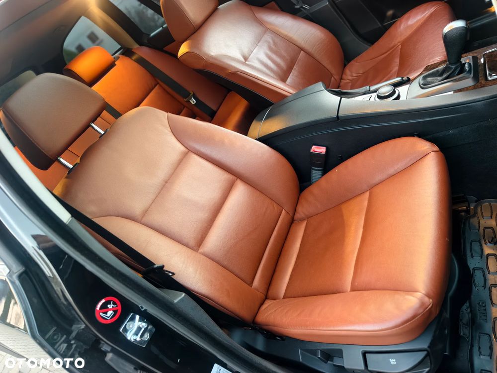 BMW Seria 5 525i Touring - 18