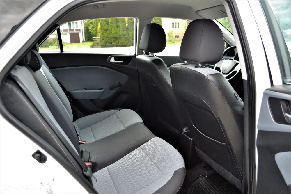 Hyundai i20 1.1 CRDi Comfort - 10