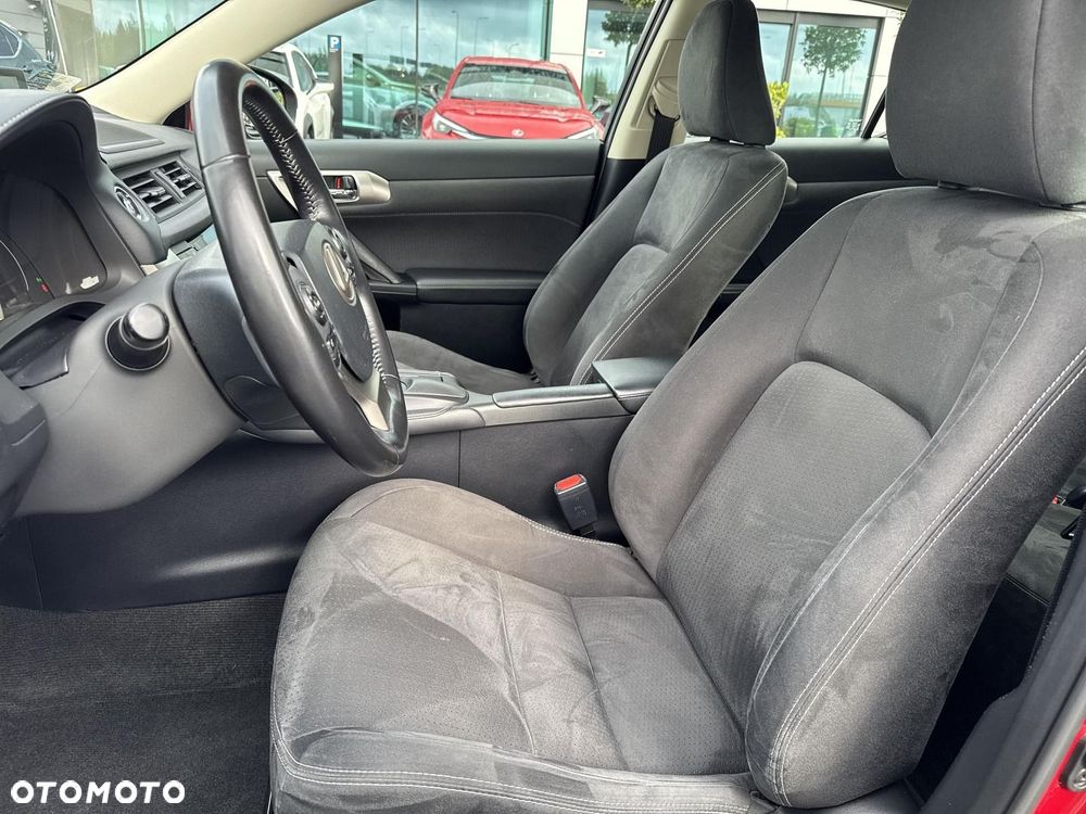 Lexus CT - 17