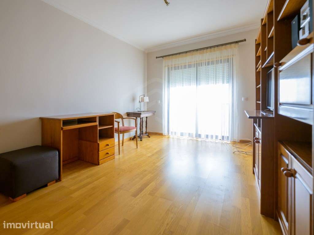 Apartamento T3 localizado na avenida principal de Loulé, Algarve - Grande imagem: 3/29